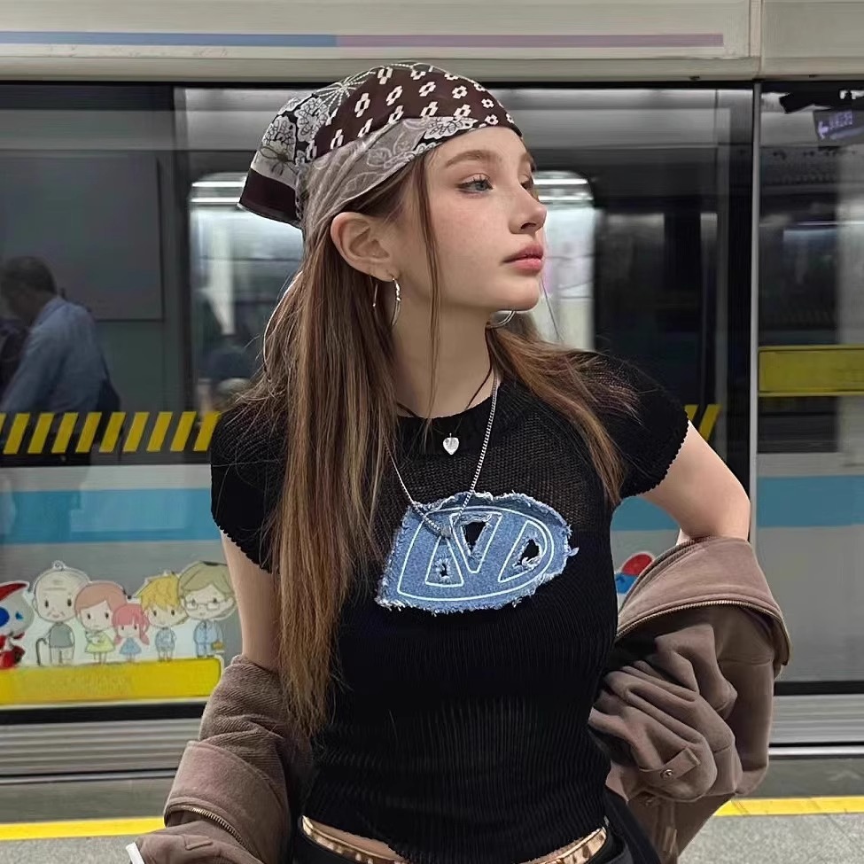 Street Fashion Girl - ผ้าพันคอสไตล์อเมริกันย้อนยุค ผ้าคาดผมตกแต่ง แฟชั่นสาวหวานเท่ แซ่บ สไตล์ Y2K