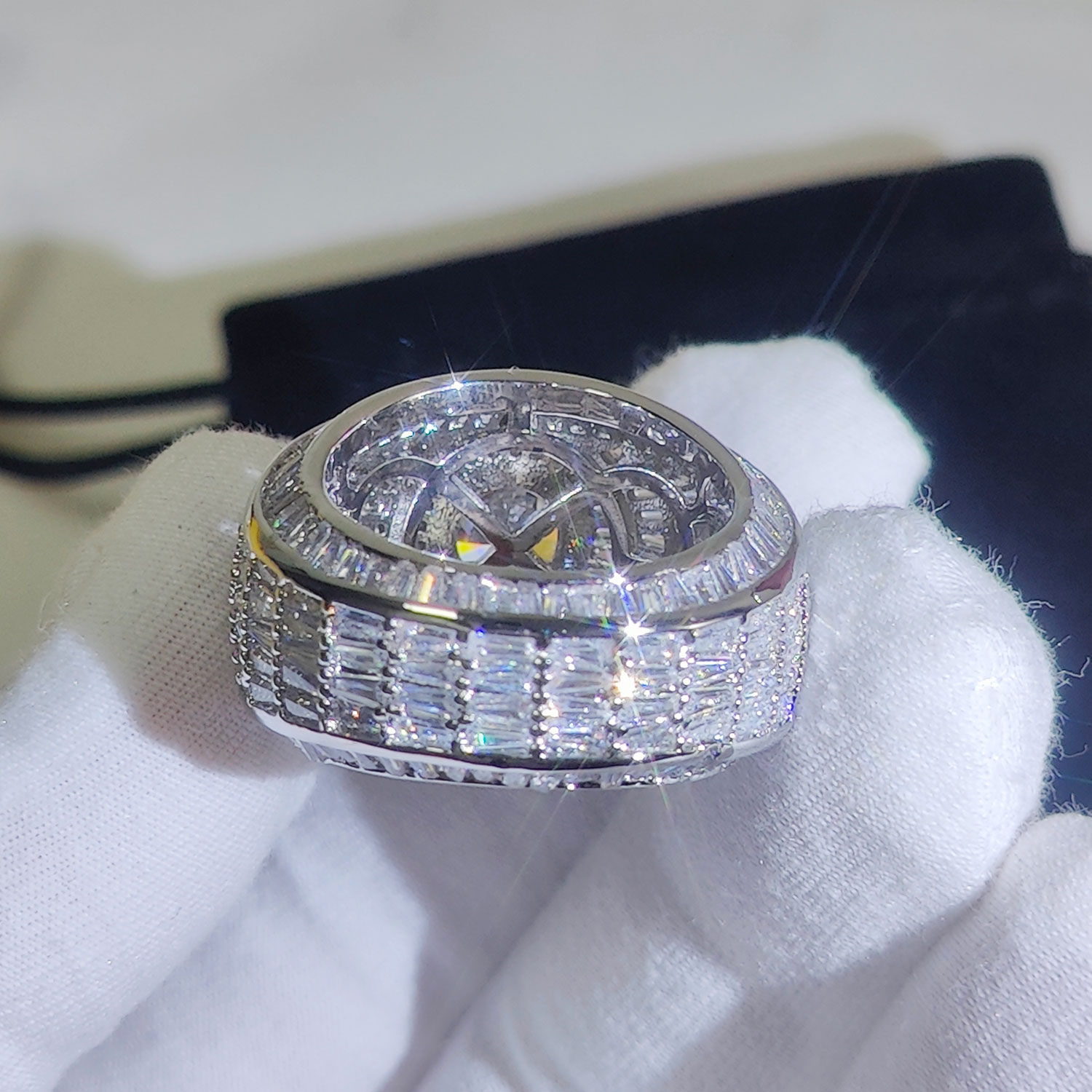 Street Fashion Rings - สร้อยข้อมือชุบทอง/18K ทำจากเงินประดับเพชรเม็ดเล็กๆสำหรับผู้ชายและผู้หญิง