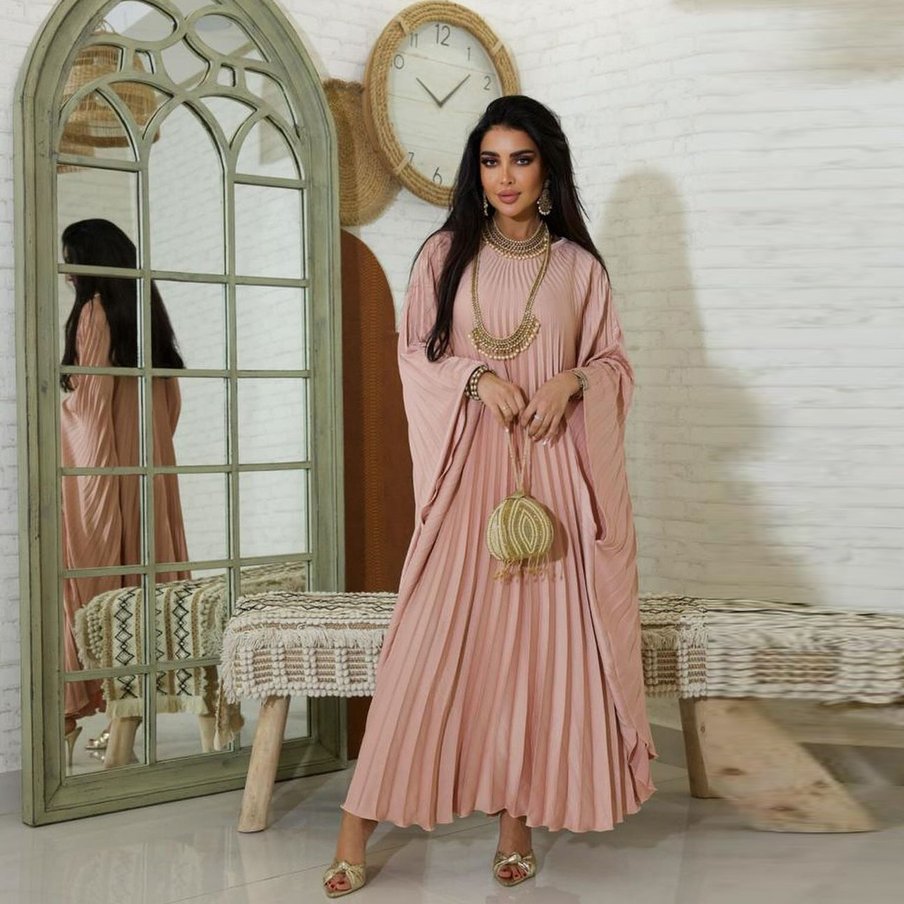 ชุดเดรสอาบายะแบบสวม ผ้าพลีท ชา - Street Fashion Dubai บทวิจารณ์และราคา