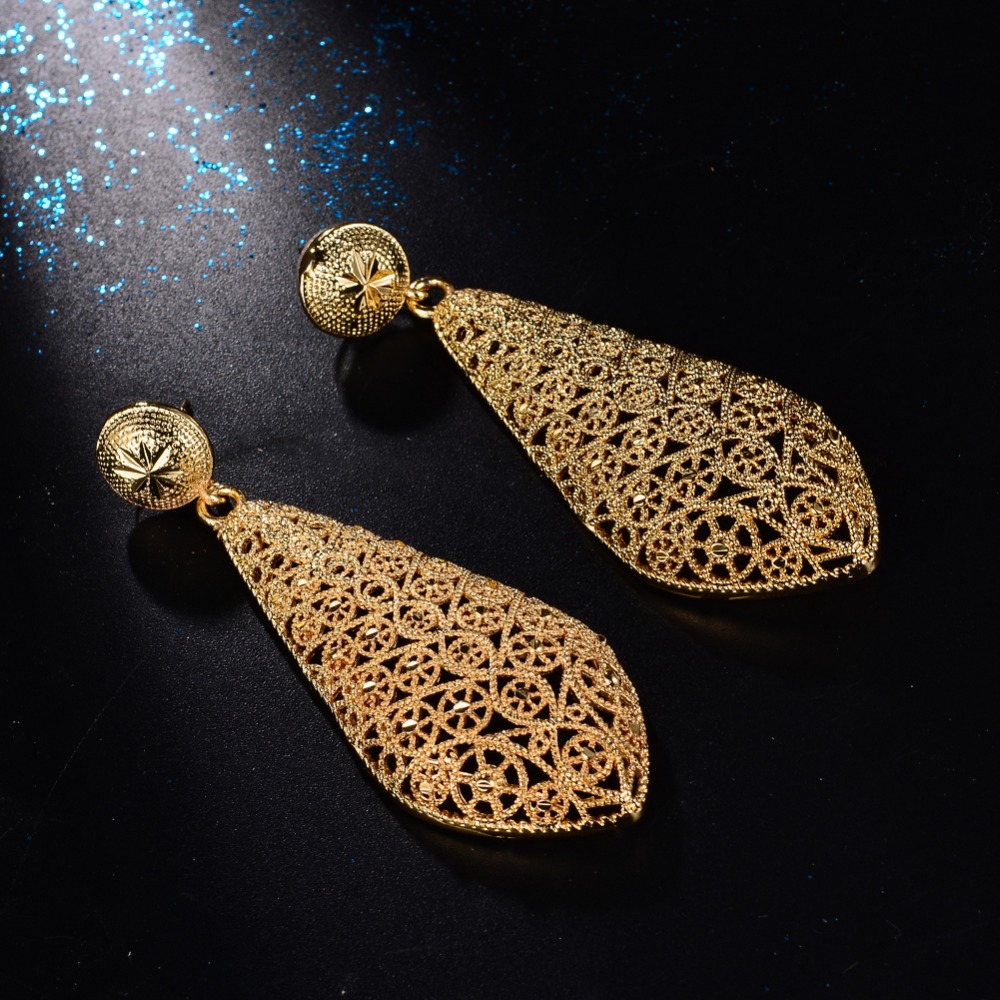 แฟชั่นดูไบเครื่องประดับฮอลโลว์ - Street Fashion Dubai บทวิจารณ์และราคา