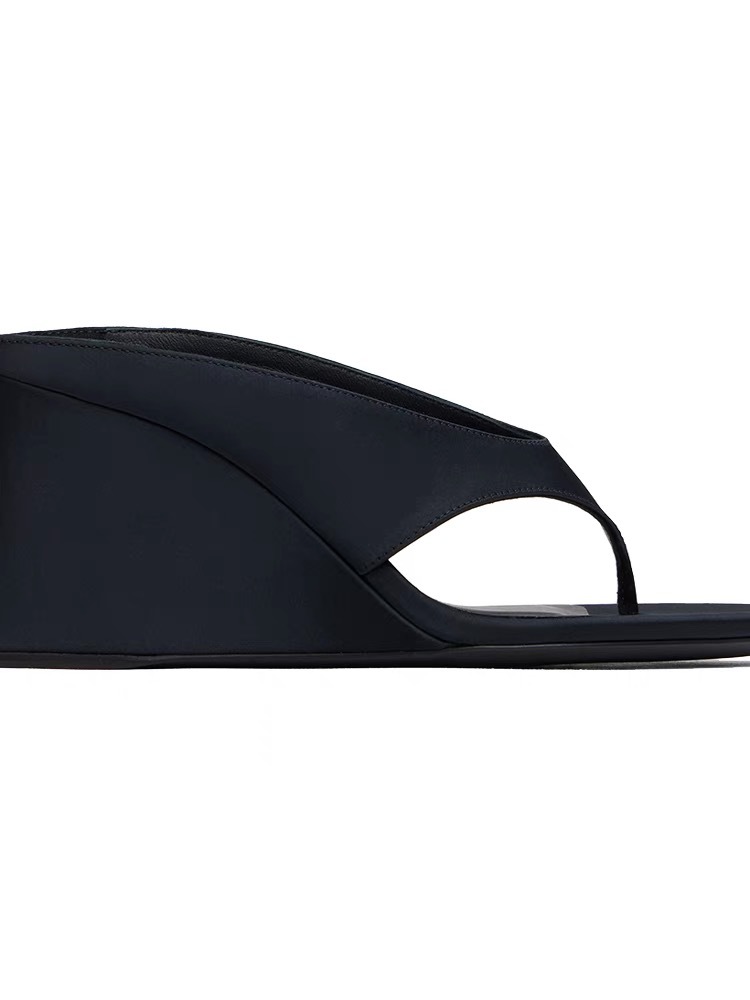รองเท้าแตะรัดส้นแบบสวมหัวมนสำห - Street Fashion Rome 2025 บทวิจารณ์และราคา