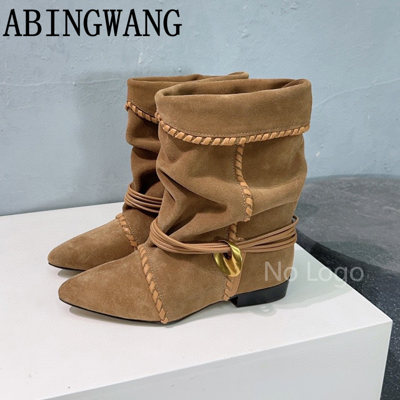 รองเท้าบูทข้อเท้าส้นเหลี่ยมหนั - Street Fashion Rome 2025 บทวิจารณ์และราคา