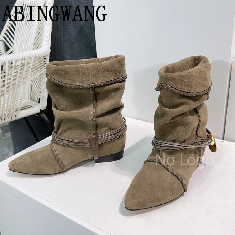 รองเท้าบูทข้อเท้าส้นเหลี่ยมหนั - Street Fashion Rome 2025 บทวิจารณ์และราคา